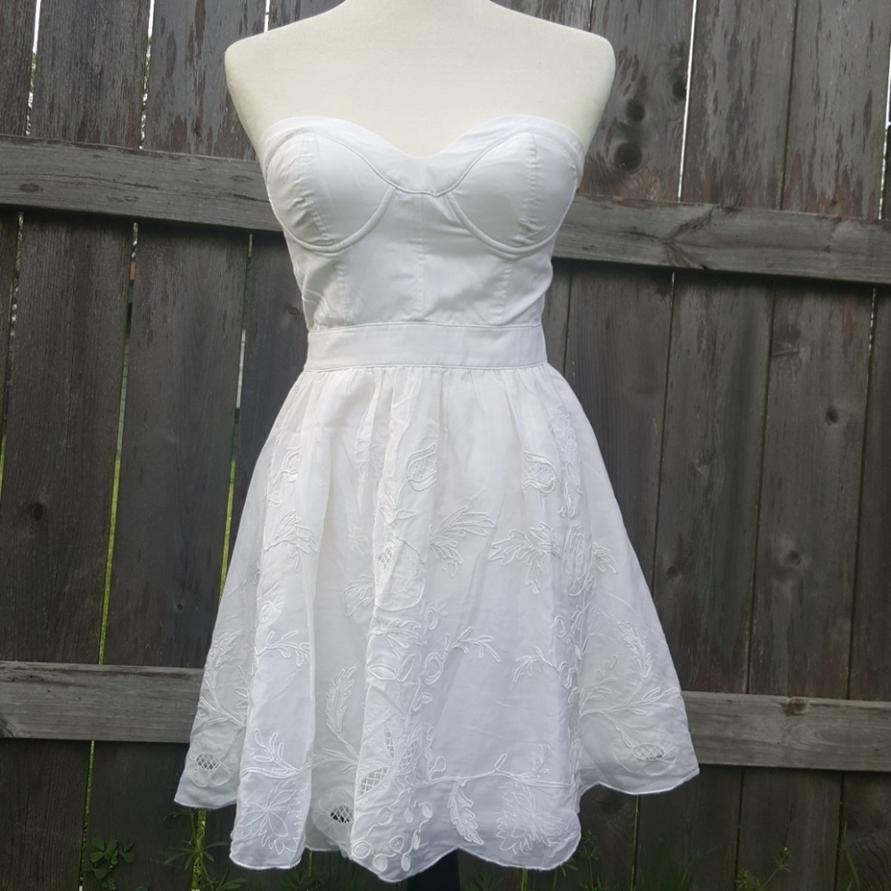 Bebe Clara White Sundress Embroidered Lace S NWT